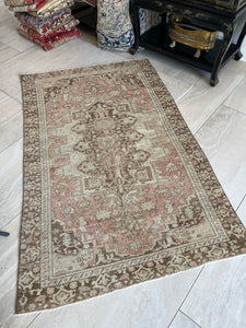 #100 Vintage Turkish Rug 3'2"x6'4"