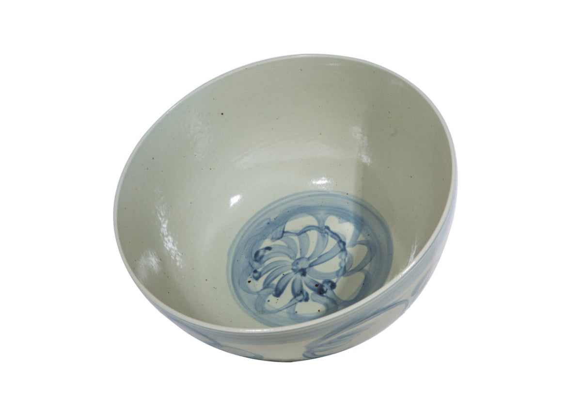 Antique-Style Blue and White Seaflower Bowl