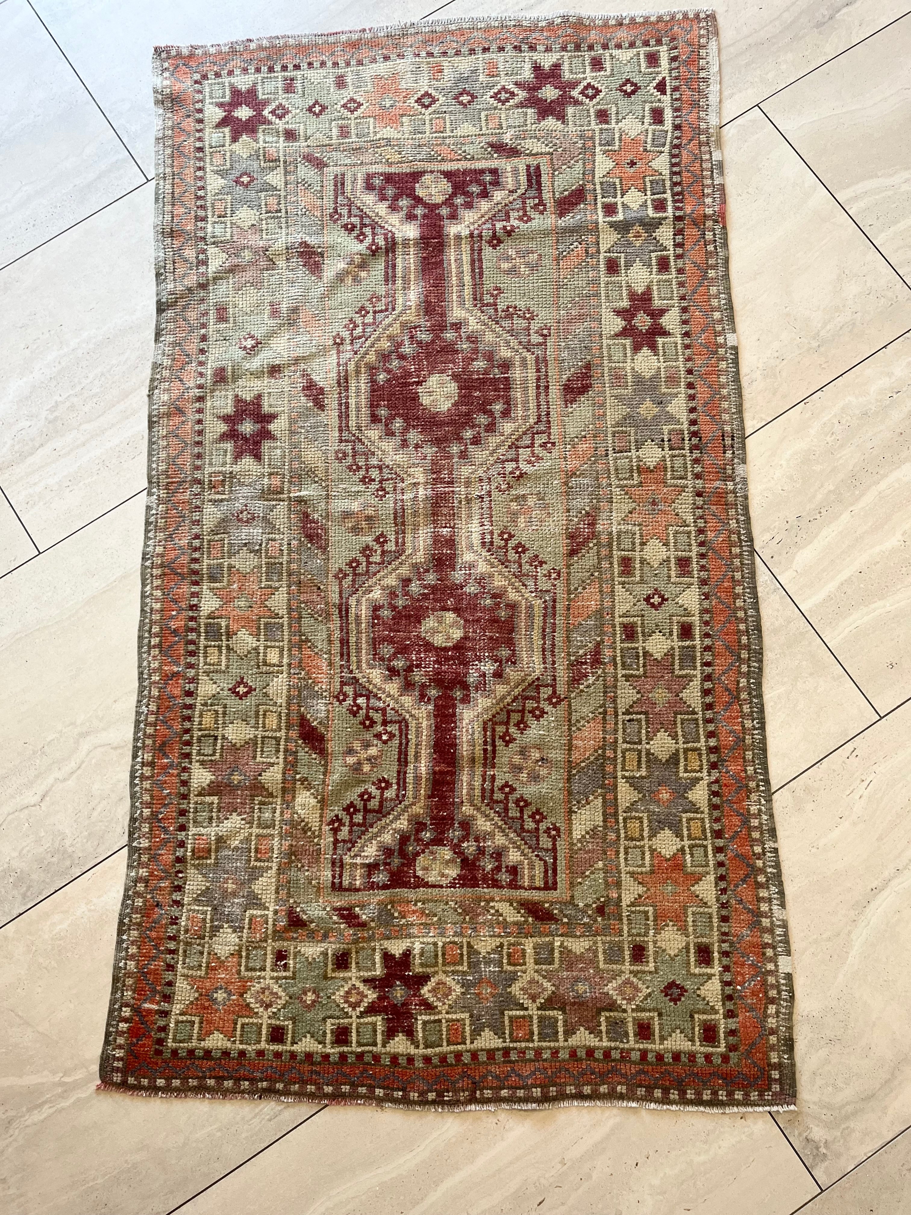 #135 Vintage Turkish Rug 3'x5'6"