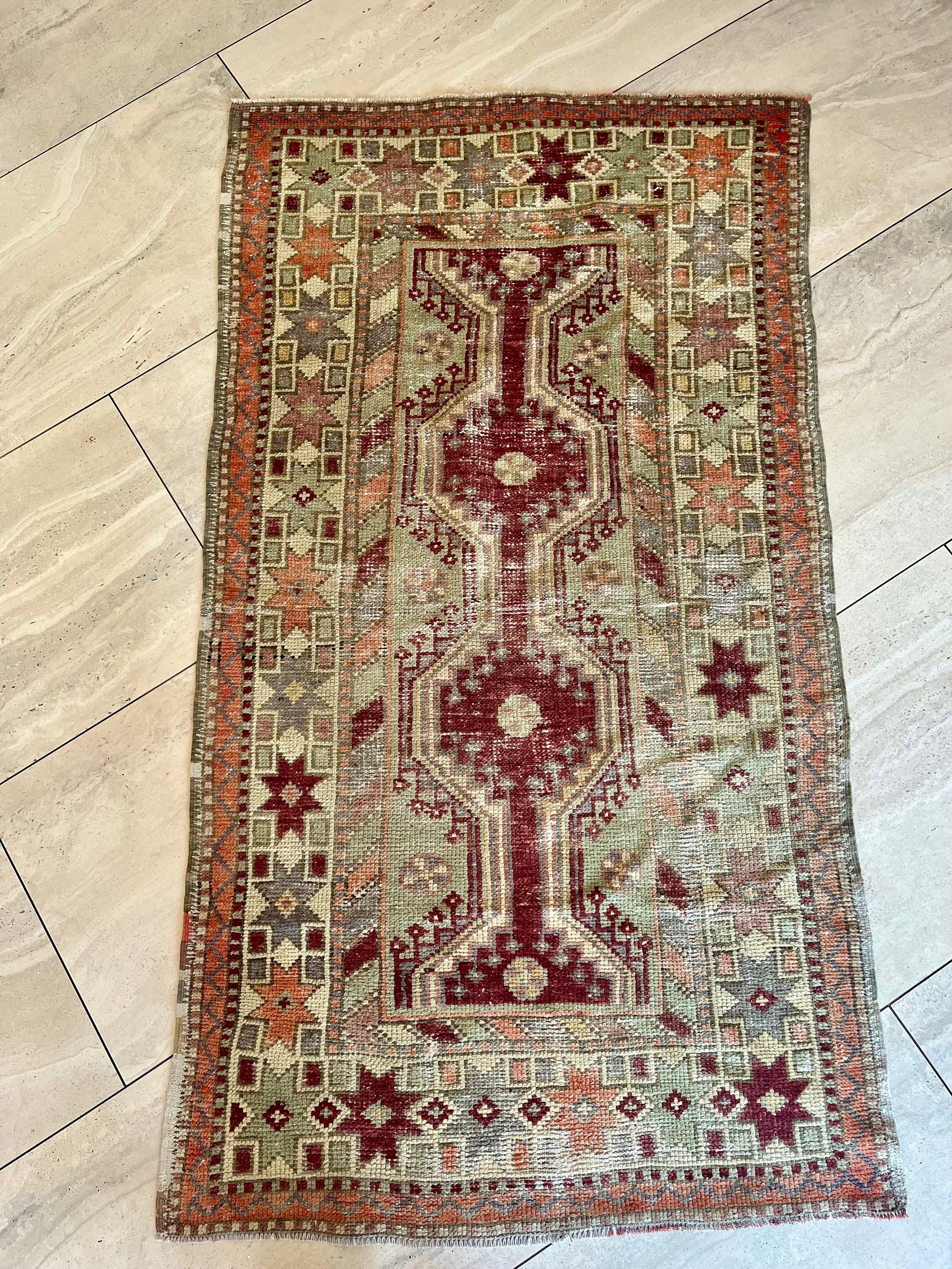 #135 Vintage Turkish Rug 3'x5'6"