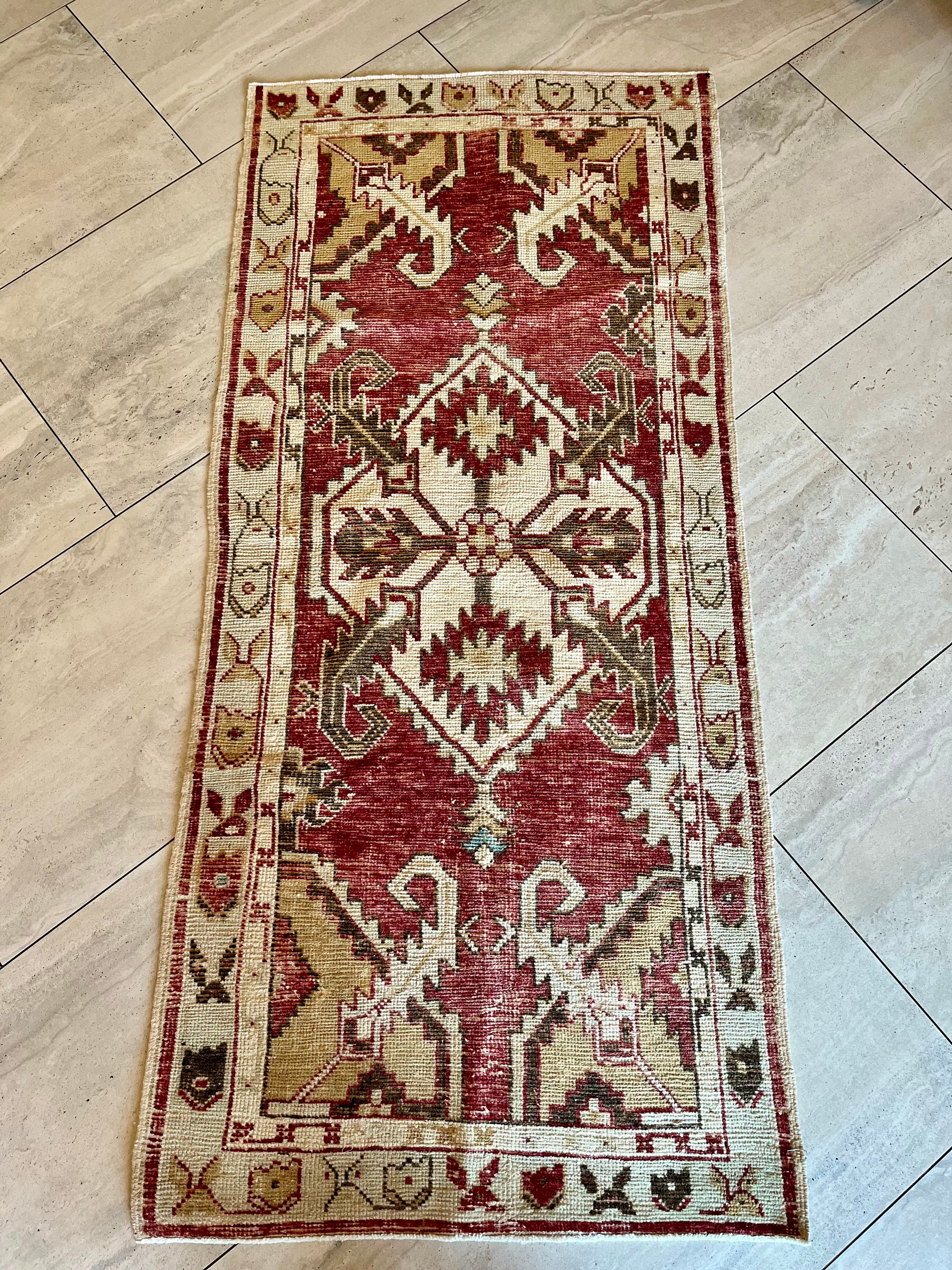 #139 Vintage Turkish Rug 2'7"x5'8"