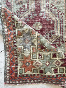 #135 Vintage Turkish Rug 3'x5'6"