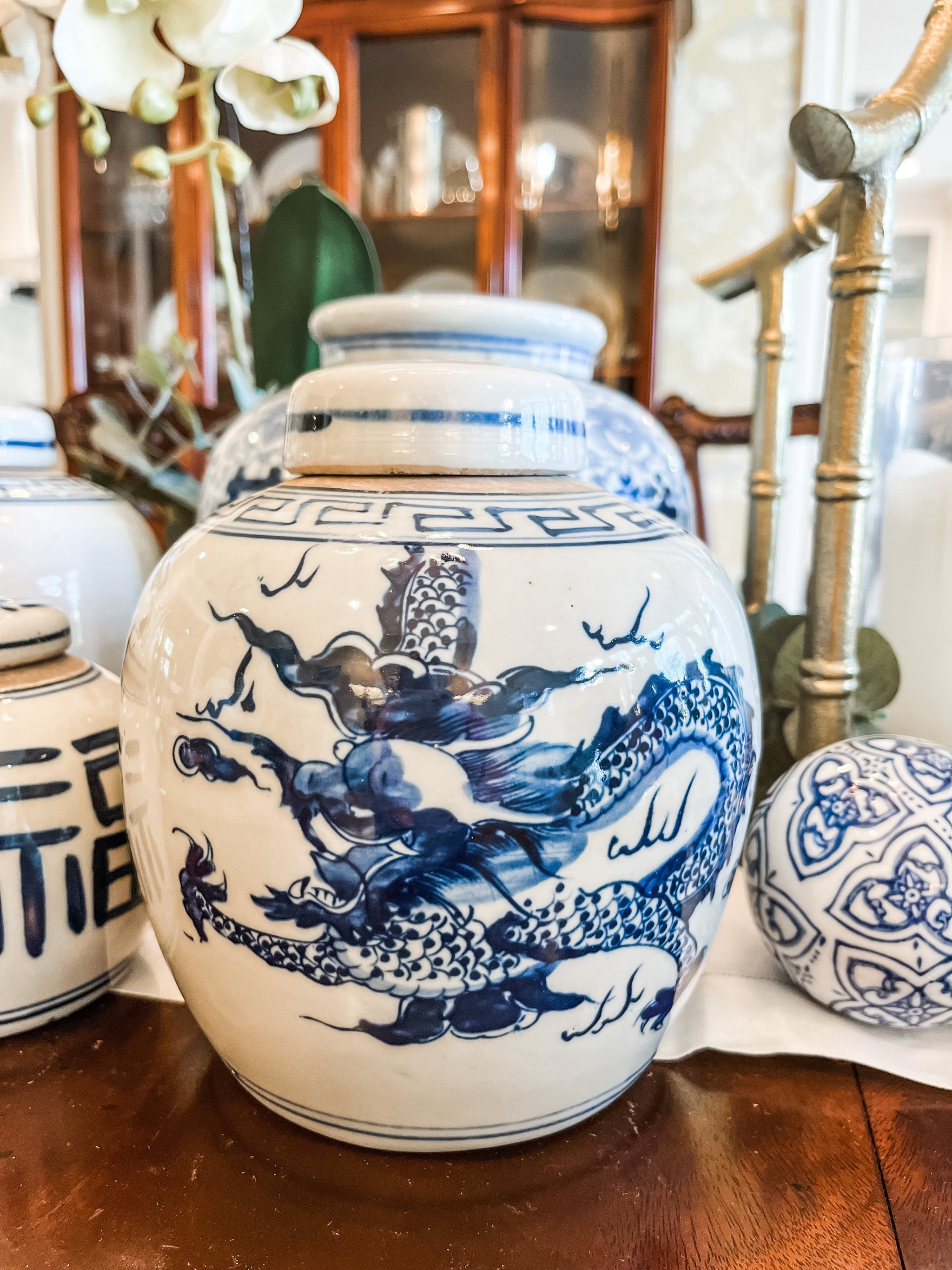 Rare Chinese Vintage Blue & White Ginger Container cheapest w/butterfly lid